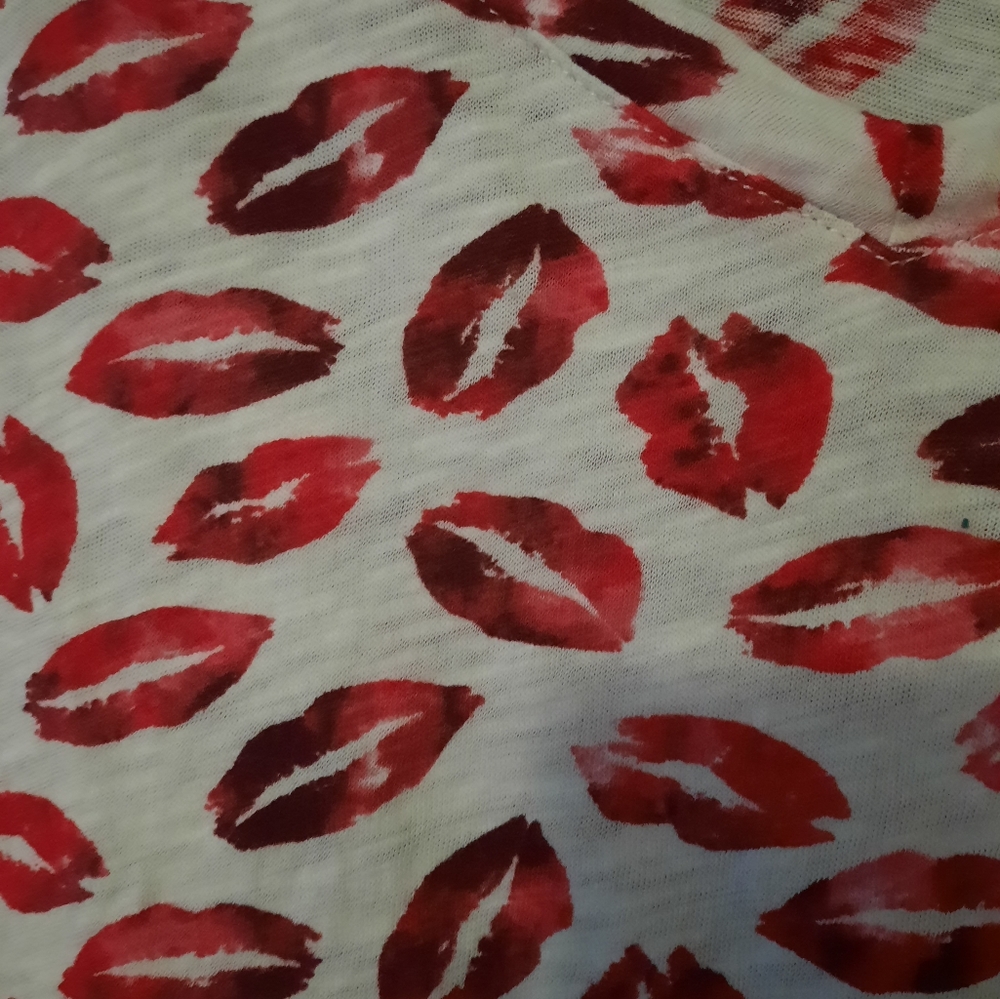 Torrid sz 3 t-shirt - Picture 2 of 3